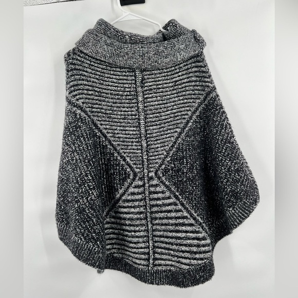 DKNY grey black cape sweater size M/L - Picture 3 of 7